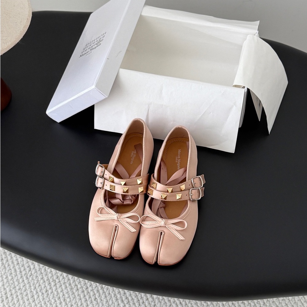 Maison Martin Margiela Pink Split-Toe Mary Jane Flats with Studded Double Straps